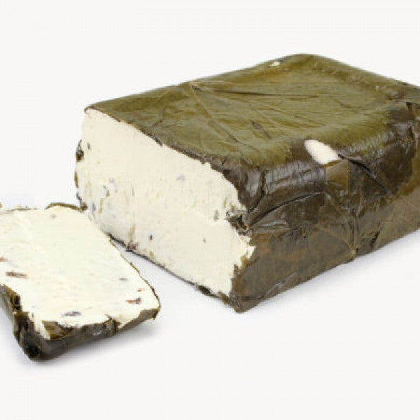 Ser Goldschmidt z liśćmi winogron czosnkiem i oliwkami